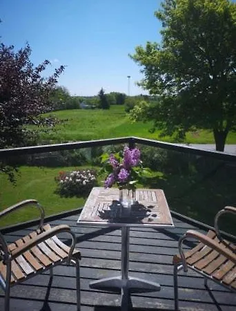 Hvirrekaergaard, Midt I Naturen. Bed & Breakfast *