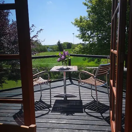 Hvirrekaergaard, Midt I Naturen. Bed & Breakfast
